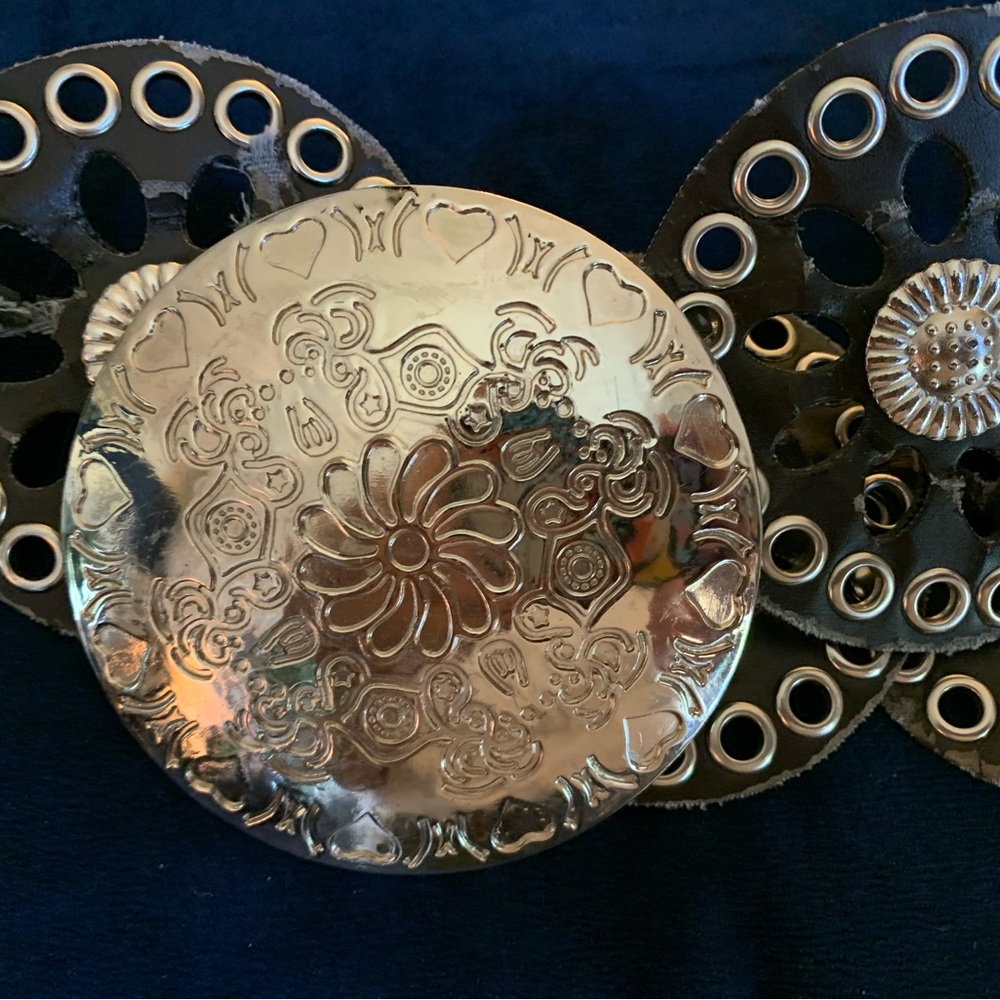 Xl womsns concho belt  hood condition